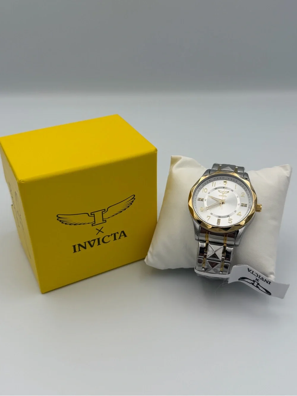 NEW Invicta Specialty 69023 Men’s Two-Tone Quartz Watch 41mm With Box